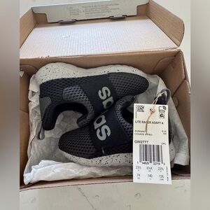 Adidas Kids Black Shoes size 7c